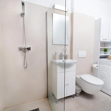 Modern Apartment With Free Private Parking In Timisoara Exterior photo