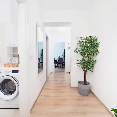 Modern Apartment With Free Private Parking In Timisoara Exterior photo