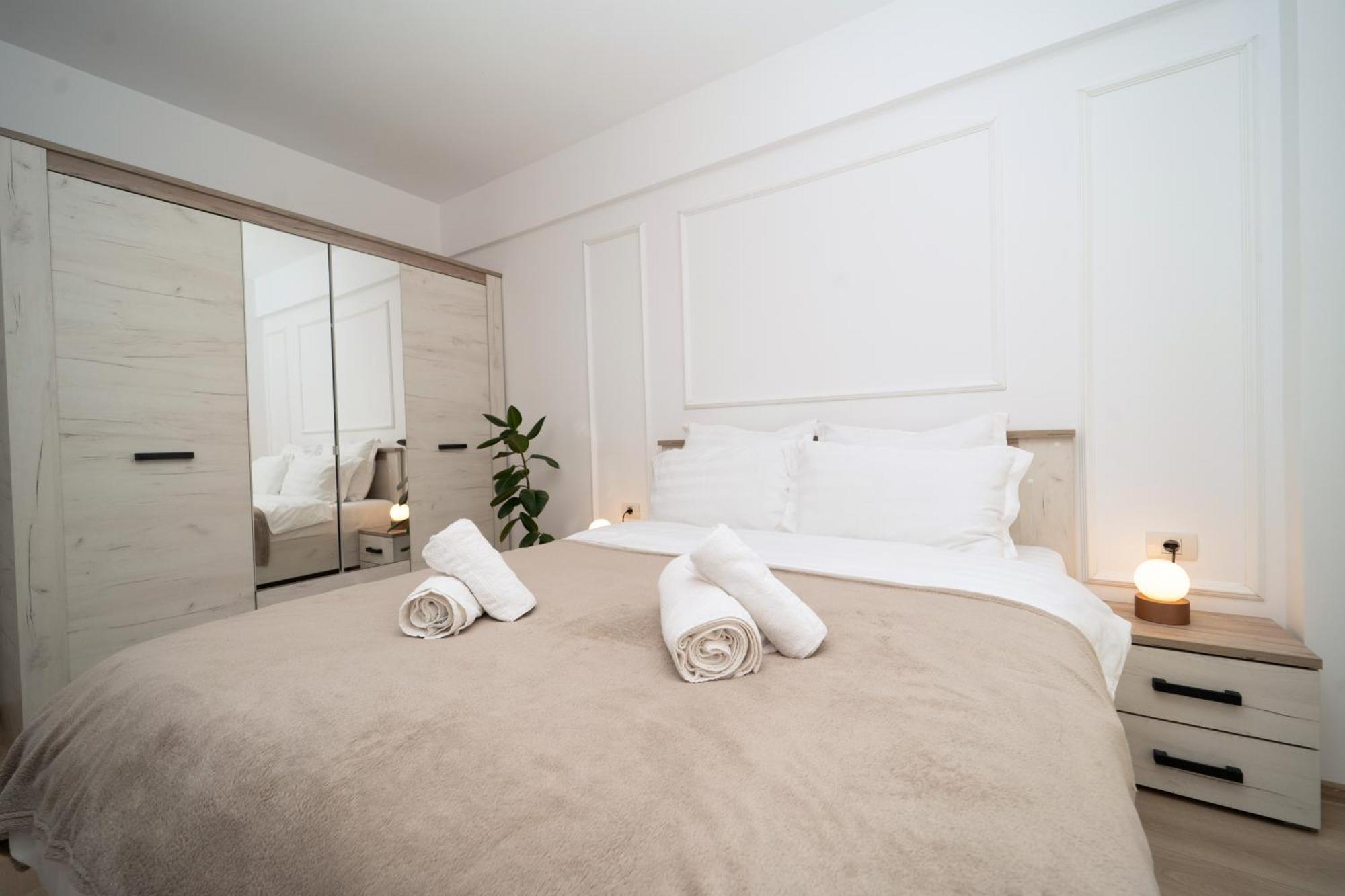 Modern With Free Private Parking In