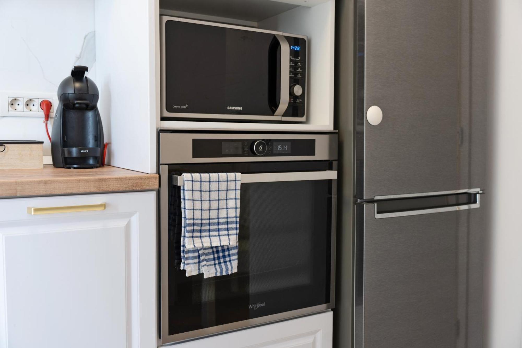 Appartement Modern With Free Private Parking In