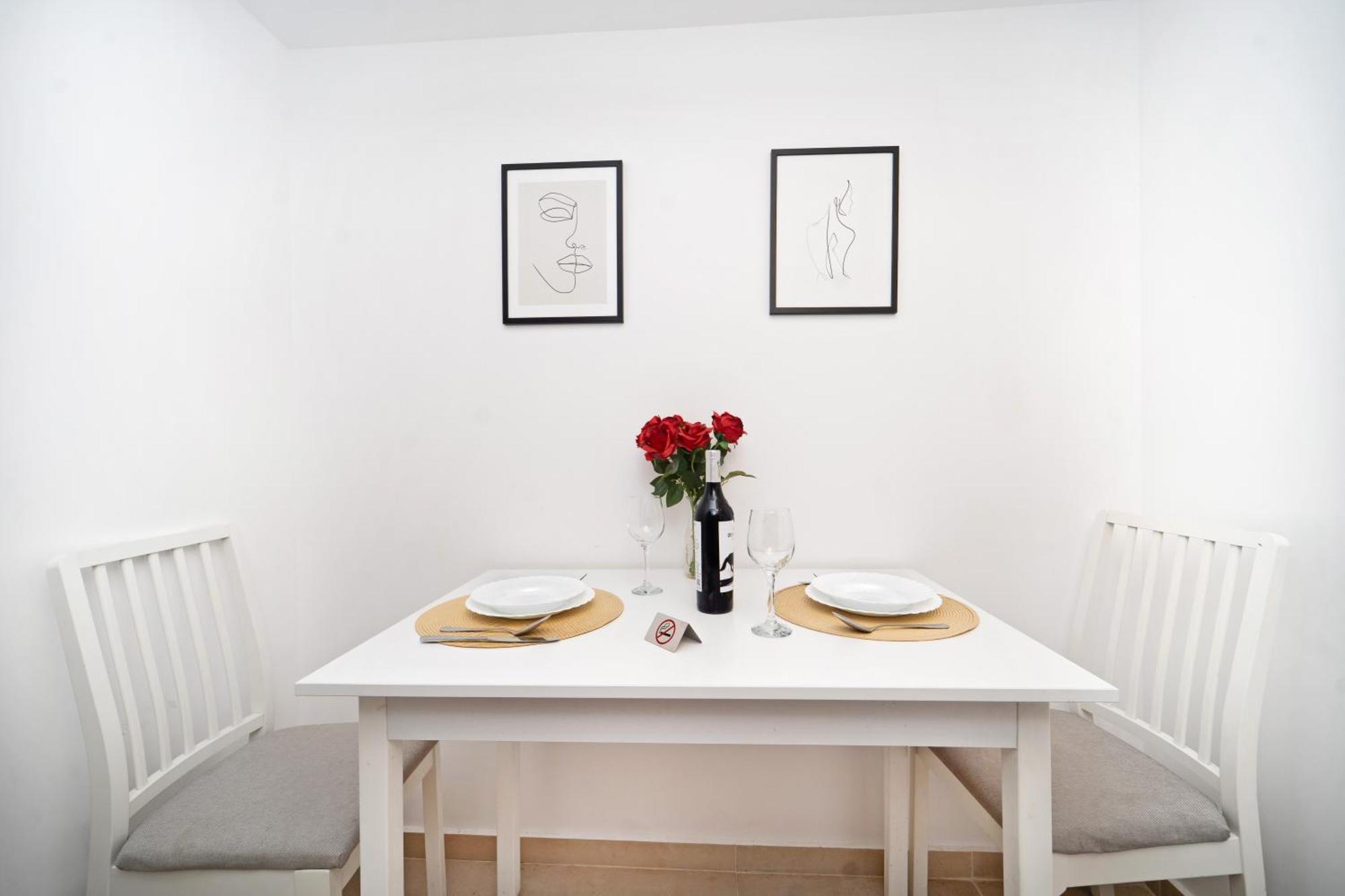 Modern With Free Private Parking In Appartement *