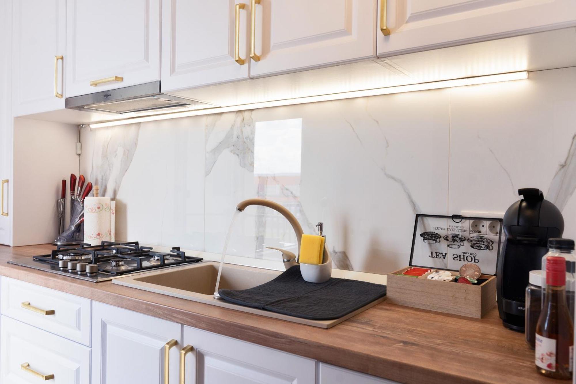 Modern With Free Private Parking In Appartement *