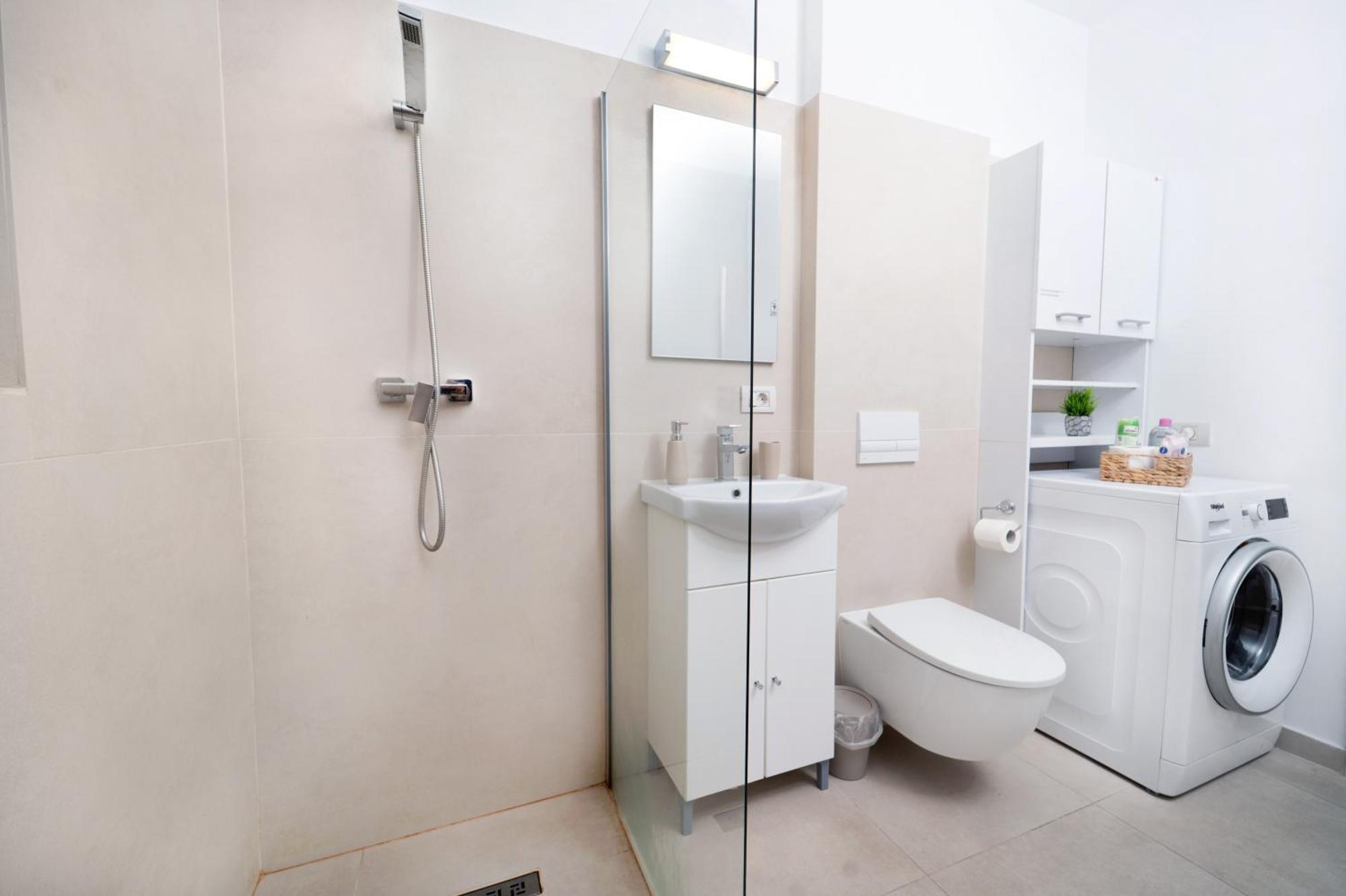 Appartement Modern With Free Private Parking In Timişoara